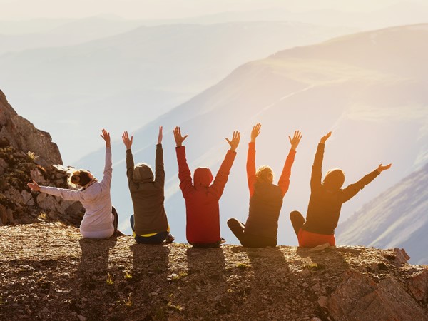 Mơ thấy bạn bè điềm báo gì sắp đến?