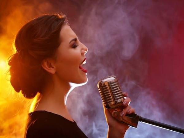 Tìm hiểu ý nghĩa điềm báo từ giấc mơ thấy ca hát Tìm hiểu ý nghĩa điềm báo từ giấc mơ thấy ca hát