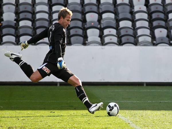 Cách thực hiện kỹ thuật phát bóng đúng chuẩn