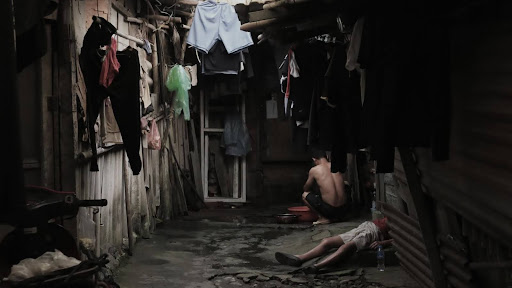 Nhìn thấy hàng xóm cũ