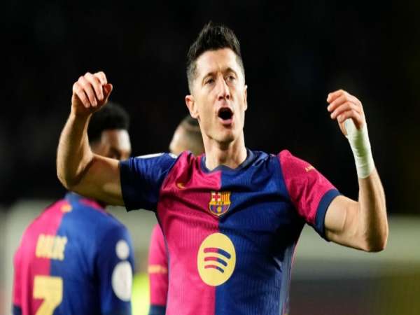 Bóng đá QT: Robert Lewandowski khiến cả La Liga nể phục